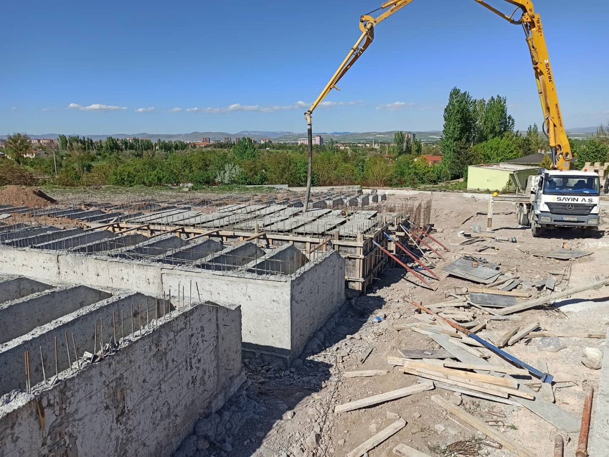 Çiftlik İnşaat Betoncusu